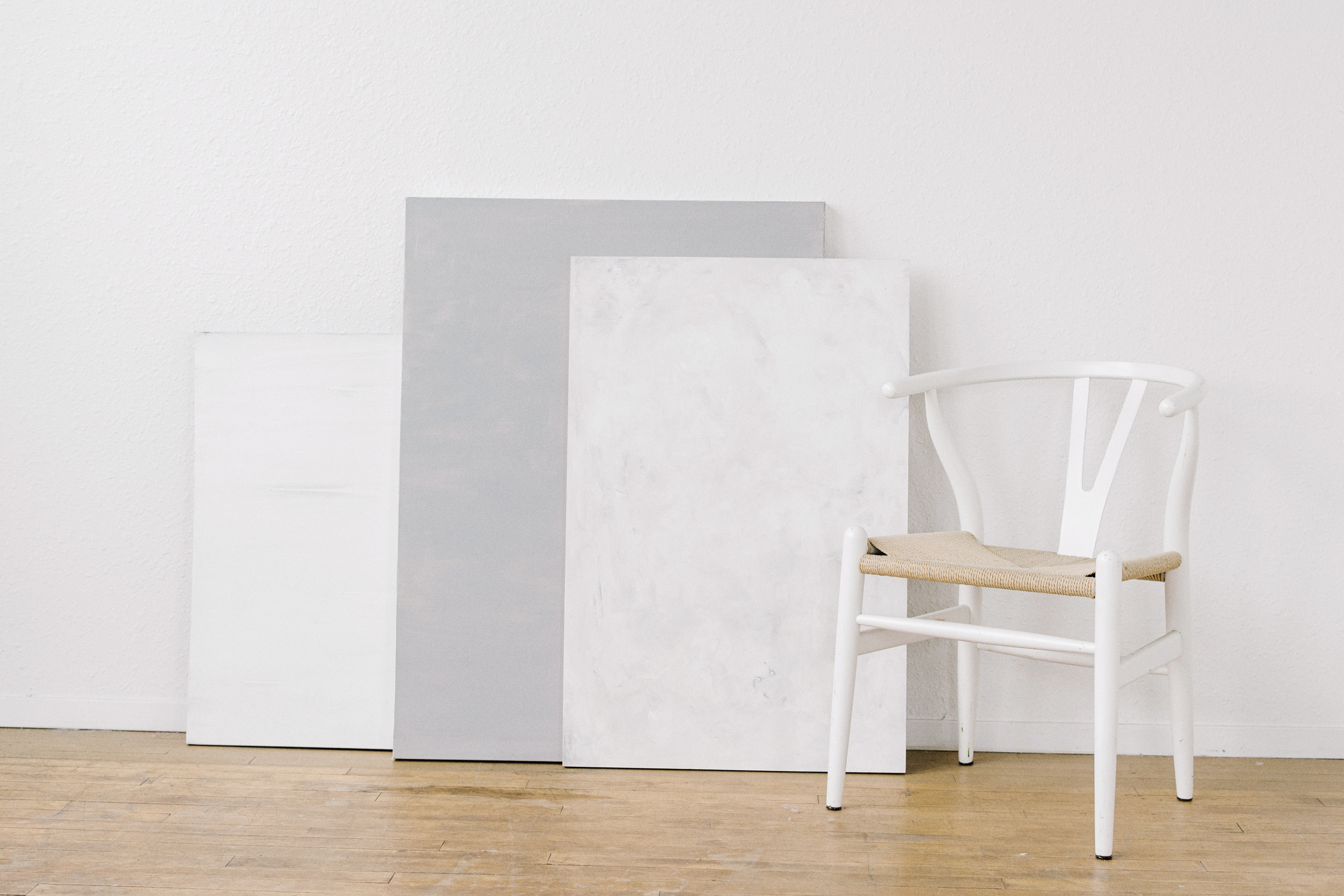 How to remove wallpaper without ruining your walls